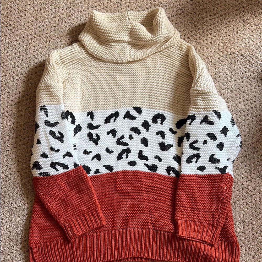 Turtleneck Colorblock Leopard Print Sweater - Beige, White & Rust